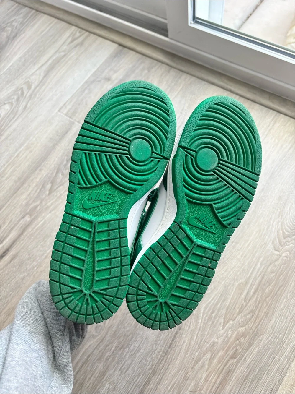 Nike White and Green Low-Top Dunks